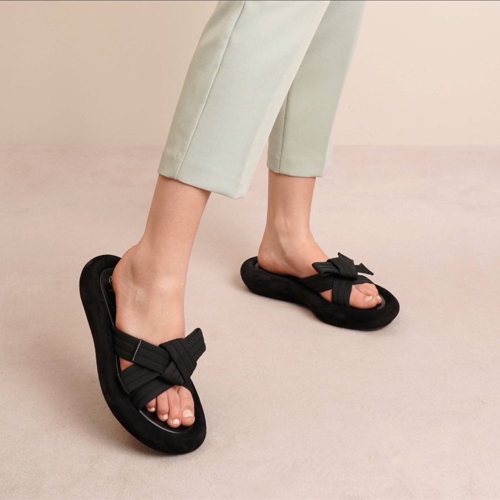 Christian Louboutin Matriciasummer Flat - Picture 2 of 5